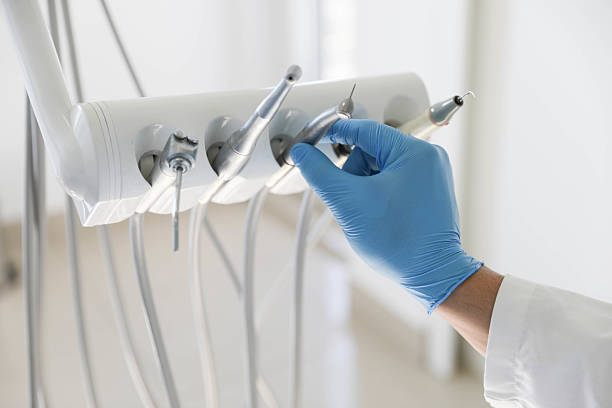 Professional Emergency Dentist technician working in Mountain View Acres, CA